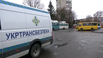 Тиждень безпеки дорожнього руху: як у Рівному перевіряли пасажирські автобуси Тиждень безпеки дорожнього руху: як у Рівному перевіряли пасажирські автобуси