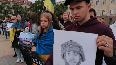 У Кропивницькому влаштували акцію на підтримку військовополонених захисників Маріуполя