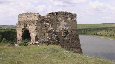 Вежа Жванецького замку. Фото: НПП "Подільські Товтри". В. Саприкін. Вежа Жванецького замку. Фото: НПП "Подільські Товтри". В. Саприкін.