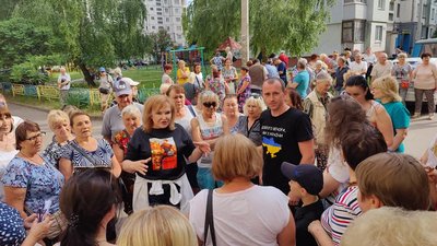 Ксенія Гриник про роботу "Першого Сумського гуманітарного штабу" та тих, хто приходить за допомогою Ксенія Гриник про роботу "Першого Сумського гуманітарного штабу" та тих, хто приходить за допомогою