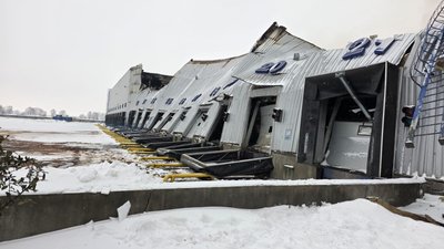 Пожежа тривала майже тиждень: як виглядає склад Roshen під Яготином Пожежа тривала майже тиждень: як виглядає склад Roshen під Яготином