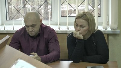 Водійка Наталія Саєнко з адвокатом Олегом Губою Водійка Наталія Саєнко з адвокатом Олегом Губою