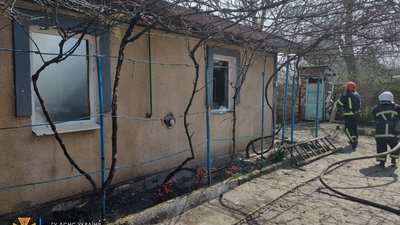 У Миколаєві під час обстрілу загинули щонайменше двоє людей, ще п'ятеро в лікарні У Миколаєві під час обстрілу загинули щонайменше двоє людей, ще п'ятеро в лікарні