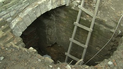 У Луцьку археологи виявили фрагмент браслета ХІІІ століття. Як тривають розкопки У Луцьку археологи виявили фрагмент браслета ХІІІ століття. Як тривають розкопки
