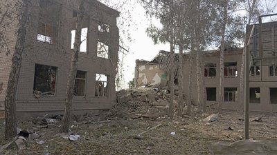 Наслідки ударів п'яти КАБів по Осколу на Харківщині вранці 14 вересня 2026 року