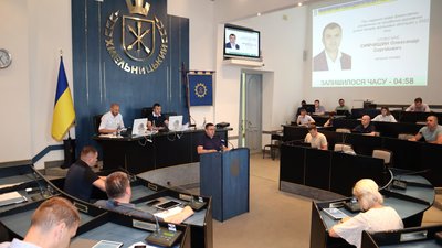 Позачергова сесія Хмельницької міськради: які питання розглянули й що прийняли депутати