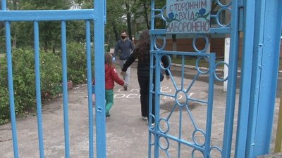 У Дніпрі відновили роботу 13 дитсадків, але що робити з персоналом 60+, не вирішили
