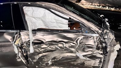 Викрили автівку та потрапили в ДТП: у Запоріжжі затримали двох хлопців