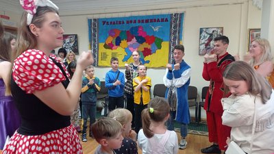 Пів тисячі книжок для переселенців: в Тернополі організували акцію Пів тисячі книжок для переселенців: в Тернополі організували акцію