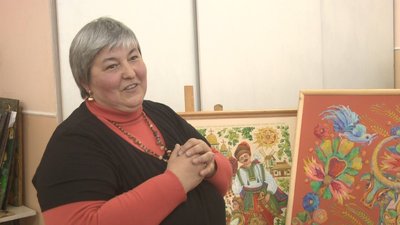 Художниця з Хмельниччини працює у стилі декоративного розпису