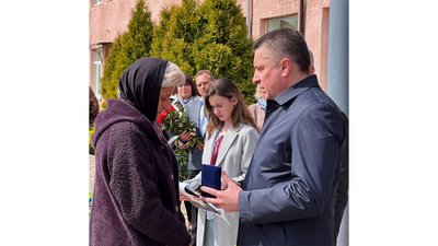 У Бовшеві на Прикарпатті відкрили анотаційну дошку воїну Дмитру Коцюбайлу на позивний Да Вінчі У Бовшеві на Прикарпатті відкрили анотаційну дошку воїну Дмитру Коцюбайлу на позивний Да Вінчі