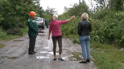Села — без електроенергії: як у громаді на Рівненщині ліквідовують наслідки негоди