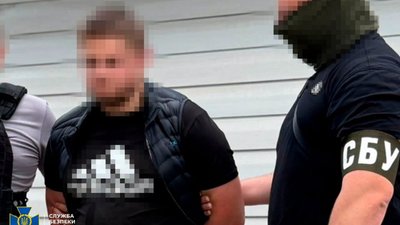Обвинувачений у підпалі.