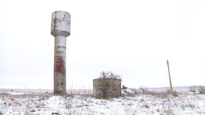 На насосній станції сільського водогону вийшло з ладу обладнання, яке регулює тиск подачі води. Його замінять уже найближчим часом. Фото: Суспільне. Поділля.