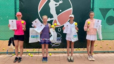 Юна сумська тенісистка виграла дві медалі на турнірі у Тернополі
