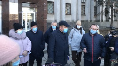 На Полтавщині протестували проти тимчасового закриття шкіл та дитячих садків На Полтавщині протестували проти тимчасового закриття шкіл та дитячих садків