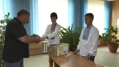 Від пиріжків до ляльок-мотанок: черкащани збирають допомогу на передову Від пиріжків до ляльок-мотанок: черкащани збирають допомогу на передову