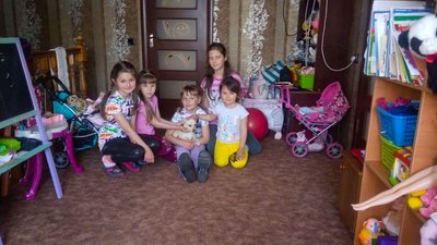 Любов, затишок та увага. Подружжя з Кіровоградщини виховує 3 рідних та 5 прийомних дітей Любов, затишок та увага. Подружжя з Кіровоградщини виховує 3 рідних та 5 прийомних дітей