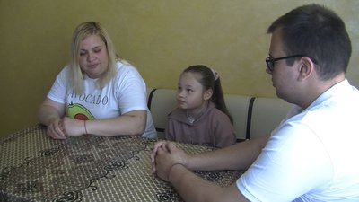 "Хотів допомогти рідним": 18-річний переселенець у Луцьку знайшов роботу завдяки об'яві на під'їзді "Хотів допомогти рідним": 18-річний переселенець у Луцьку знайшов роботу завдяки об'яві на під'їзді