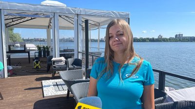 Власниця школи сап серфінгу Олена Уколова