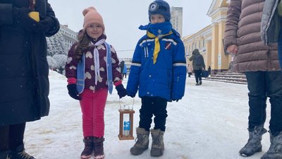 Два дні поспіль у Харкові приймали Вифлеємський вогонь миру 1 Два дні поспіль у Харкові приймали Вифлеємський вогонь миру 1