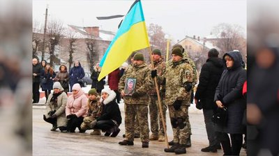 На Чернігівщині попрощалися з трьома захисниками, які загинули на Донеччині