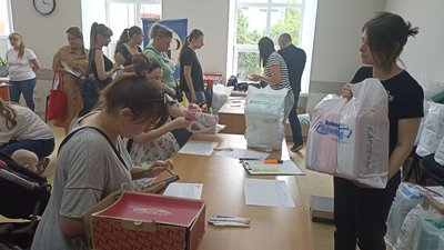 У Житомирі 40 матерів-переселенок отримали допомогу від благодійних фондів