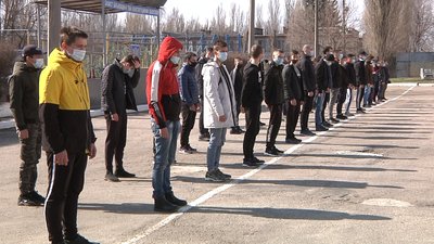 Запорізька область відправила першу цього року групу призовників до військових частин