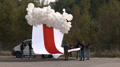 На Волині біля кордону запустили заборонений у Білорусі історичний прапор На Волині біля кордону запустили заборонений у Білорусі історичний прапор