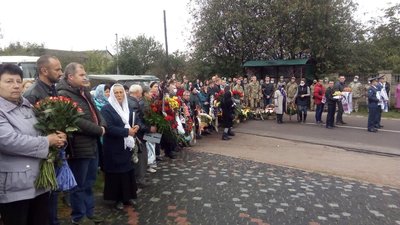 На Житомирщині прощаються із загиблими в авіакатастрофі на Харківщині курсантами (ОНОВЛЮЄТЬСЯ) На Житомирщині прощаються із загиблими в авіакатастрофі на Харківщині курсантами (ОНОВЛЮЄТЬСЯ)