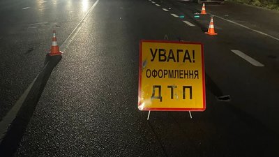 Переходив дорогу до свого авто. На Закарпатті внаслідок ДТП загинув пішохід
