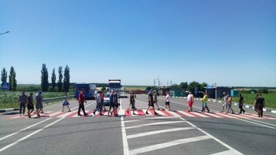 Біля Смоліного гірники перекрили дорогу через борги по зарплаті
