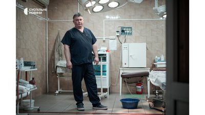 "Коли чули обстріли, знали: скоро привезуть поранених" — лікарі Чернігова "Коли чули обстріли, знали: скоро привезуть поранених" — лікарі Чернігова