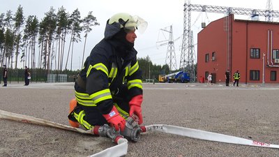 Забезпечує Луганщину в електроенергії. На електропідстанції "Кремінська" гасили умовну пожежу Забезпечує Луганщину в електроенергії. На електропідстанції "Кремінська" гасили умовну пожежу
