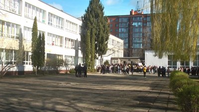 У Хмельницькому не створюватимуть ліцей у школі №12: чому цим незадоволені батьки і школярі та що каже міська влада