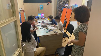 "Складно було вислуховувати їхні історії, бо це дуже смикало за душу" — як Грузія приймає українських біженців "Складно було вислуховувати їхні історії, бо це дуже смикало за душу" — як Грузія приймає українських біженців