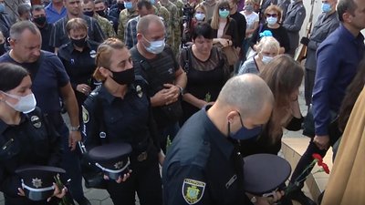 Херсон попрощався із Олександром Клевцем - курсантом, який загинув у авіакатастрофі АН-26 Херсон попрощався із Олександром Клевцем - курсантом, який загинув у авіакатастрофі АН-26