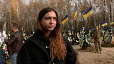 У Чернігові попрощалися з бійцем тероборони, який загинув під час авіаудару школи на Подусівці У Чернігові попрощалися з бійцем тероборони, який загинув під час авіаудару школи на Подусівці
