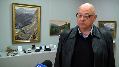 У Житомирі в краєзнавчому музеї на виставці корисних копалин представили 150 експонатів У Житомирі в краєзнавчому музеї на виставці корисних копалин представили 150 експонатів