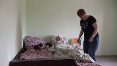 Переселенка Юлія Василенко, яка нині проживає на Житомирщині, мріє відновити у Маріуполі бібліотеку Переселенка Юлія Василенко, яка нині проживає на Житомирщині, мріє відновити у Маріуполі бібліотеку