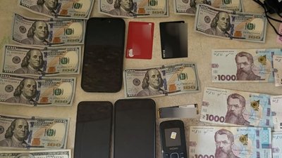 Продавали неіснуючі товари. На Дніпропетровщині викрили трьох ймовірних шахраїв