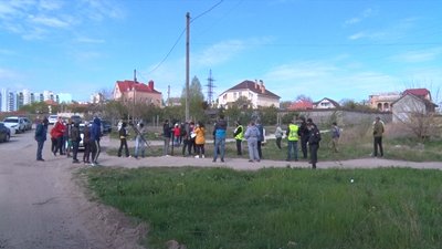 Миколаївці вийшли на протест проти зливу нечистот Миколаївці вийшли на протест проти зливу нечистот