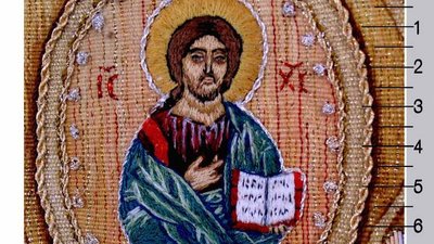 Вцілілий під завалами облради прапор Миколаївщини. Майстриня розповіла історію створення Вцілілий під завалами облради прапор Миколаївщини. Майстриня розповіла історію створення