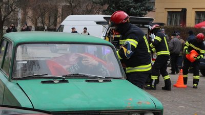 Три аварійно-рятувальні автомобілі отримали пожежники Тернопільщини Три аварійно-рятувальні автомобілі отримали пожежники Тернопільщини