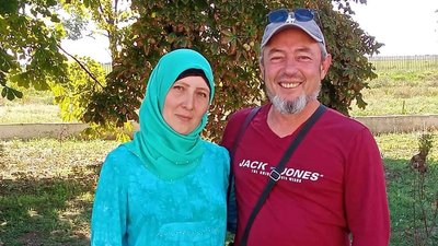 Кримськотатарський активіст Алі Мамутов з дружиною