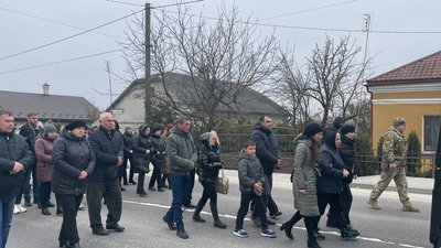 На Тернопільщині зустріли тіло воїна Івана Григуса На Тернопільщині зустріли тіло воїна Івана Григуса