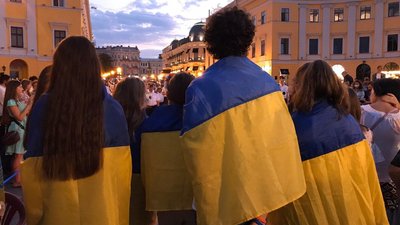 У рамках "Вишиванкового фестивалю" в Одесі пройшла акція пам'яті У рамках "Вишиванкового фестивалю" в Одесі пройшла акція пам'яті