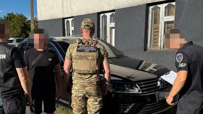 ДБР затримала організатора схеми для ухилянтів