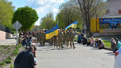 У Петрівській громаді поховали батька з сином, які загинули у бою на Херсонщині У Петрівській громаді поховали батька з сином, які загинули у бою на Херсонщині