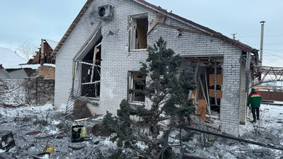 "Так шарахнуло, що я підлетіла": очевидці про ранковий авіаудар РФ по Запоріжжю 30 грудня "Так шарахнуло, що я підлетіла": очевидці про ранковий авіаудар РФ по Запоріжжю 30 грудня